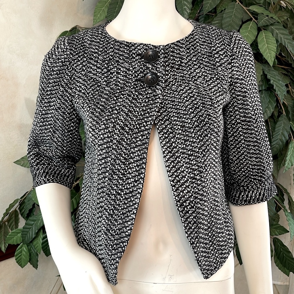 THE LIMITED TWEED 3/4” SLEEVE JACKET